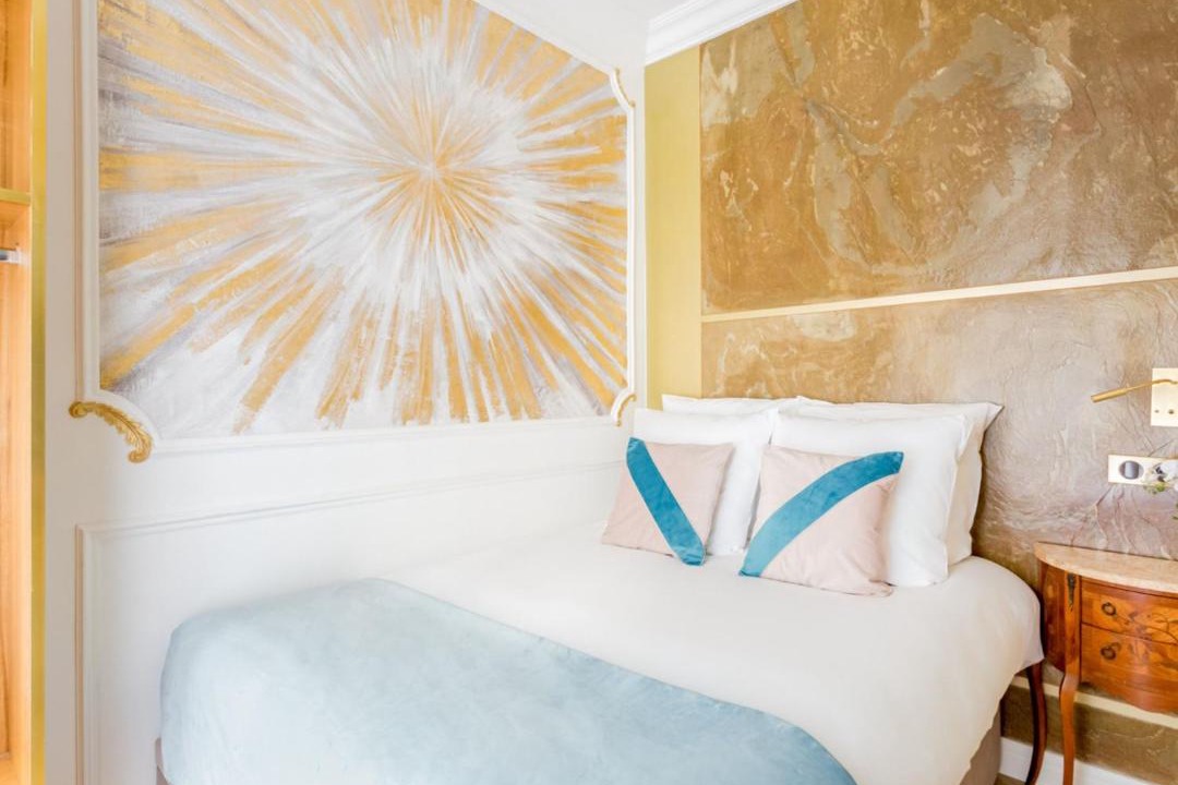 Photo of Bedroom in 8th Arrondissement