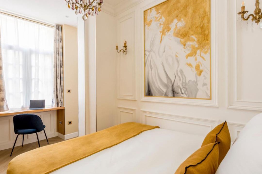 Photo of Bedroom in 8th Arrondissement