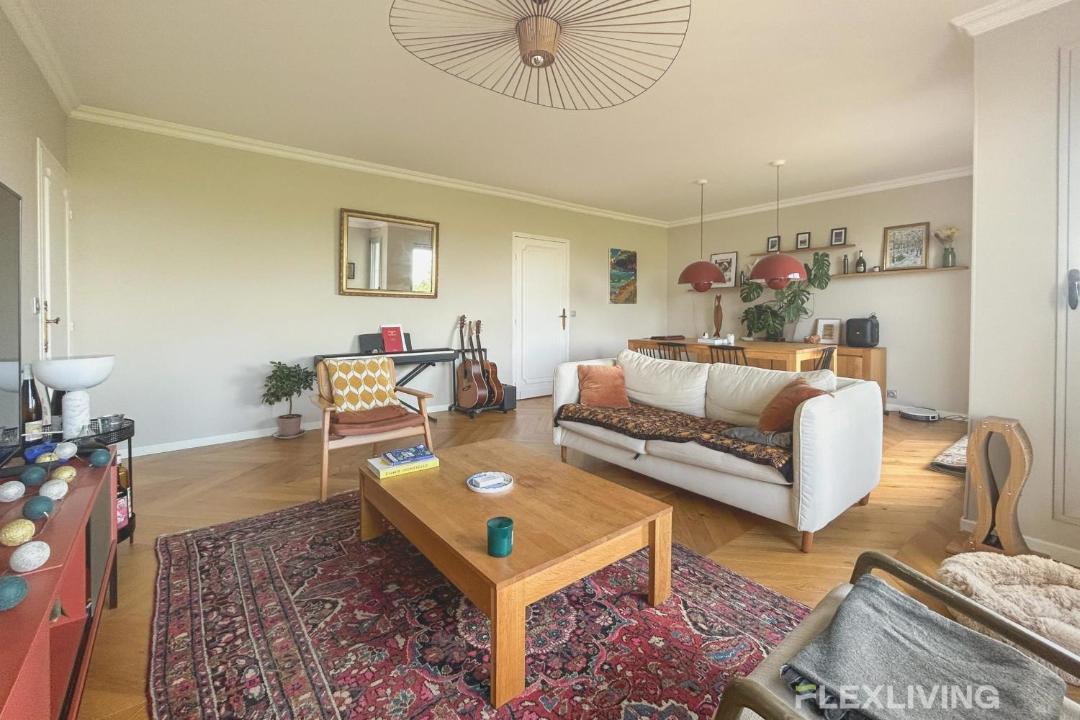 Photo of Livingroom in Combat