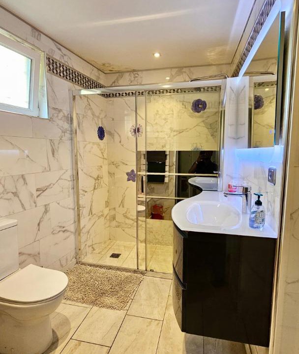 Photo of Bathroom in Stains