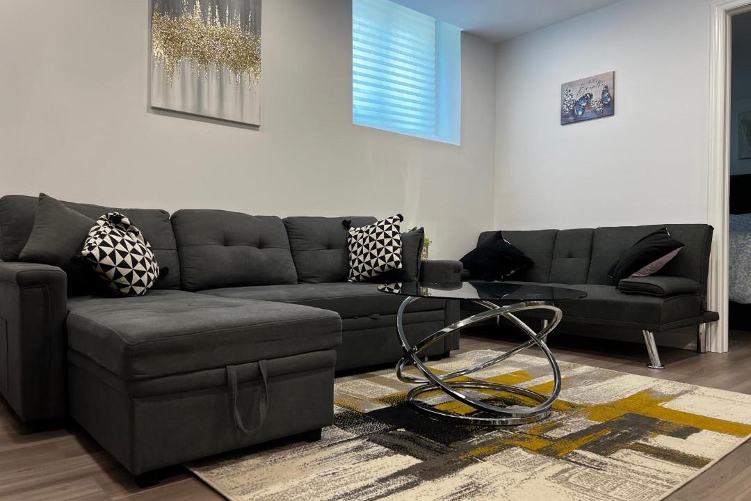 Photo of Livingroom in Erin Mills