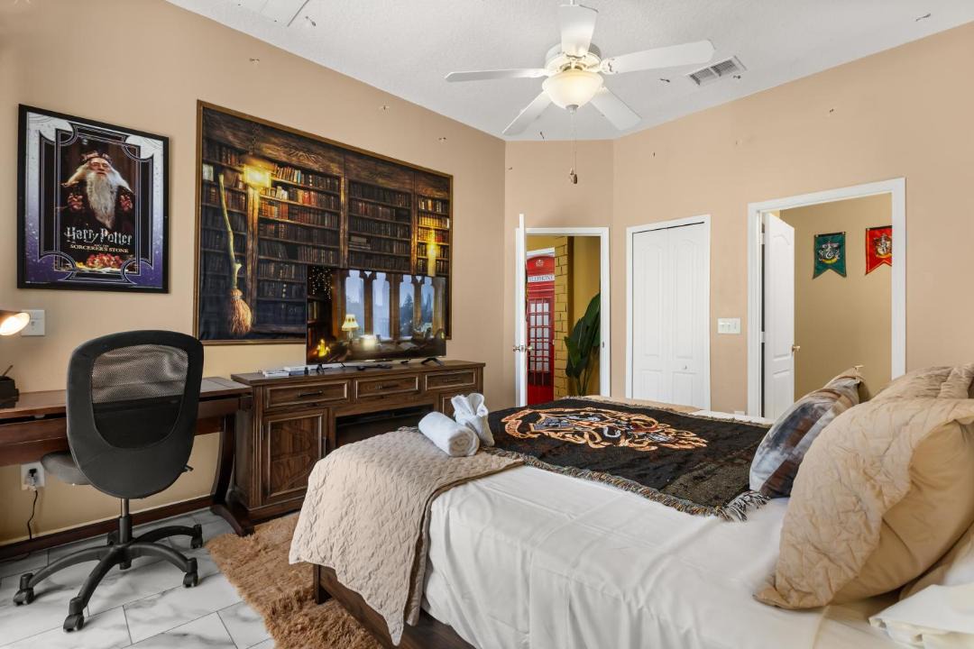 Photo of Bedroom in Tuscan Hills