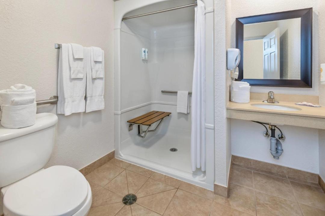 Photo of Bathroom in Gananoque