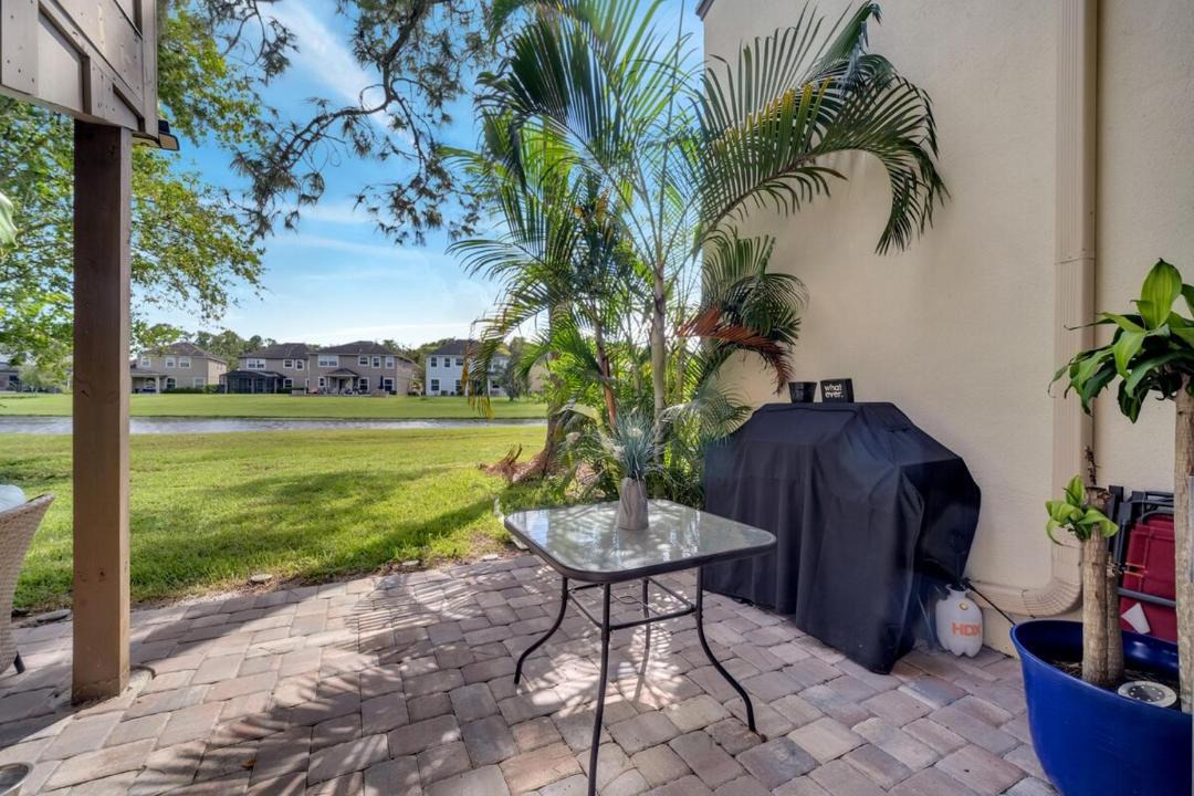 Photo of Patio Balcony in Florida Center North