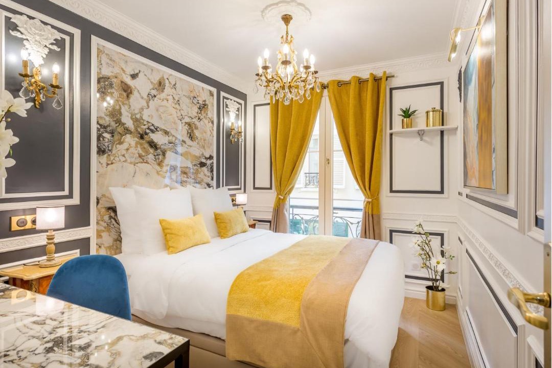 Photo of Bedroom in 8th Arrondissement