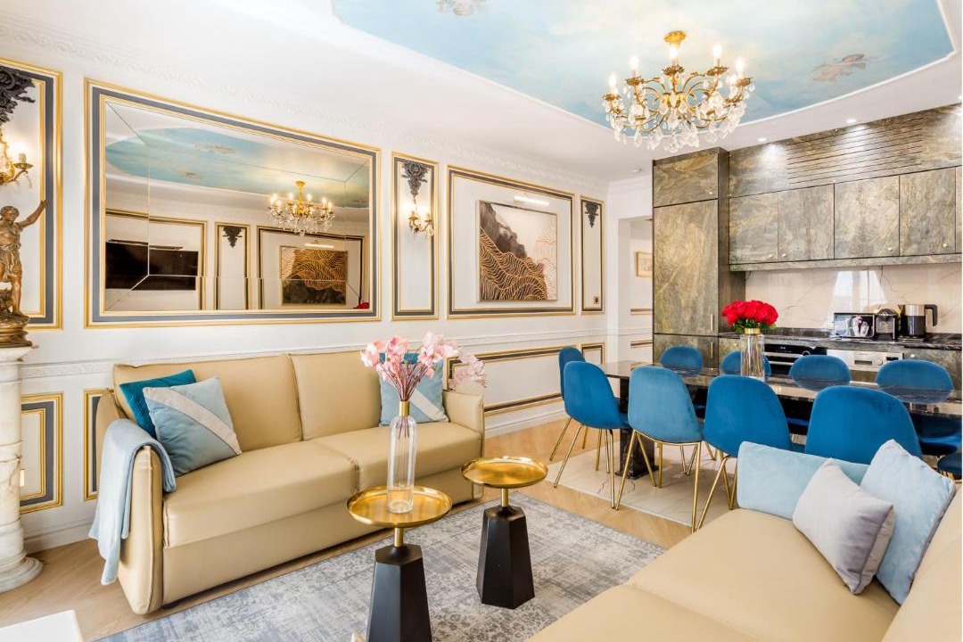 Photo of Livingroom in 8th Arrondissement