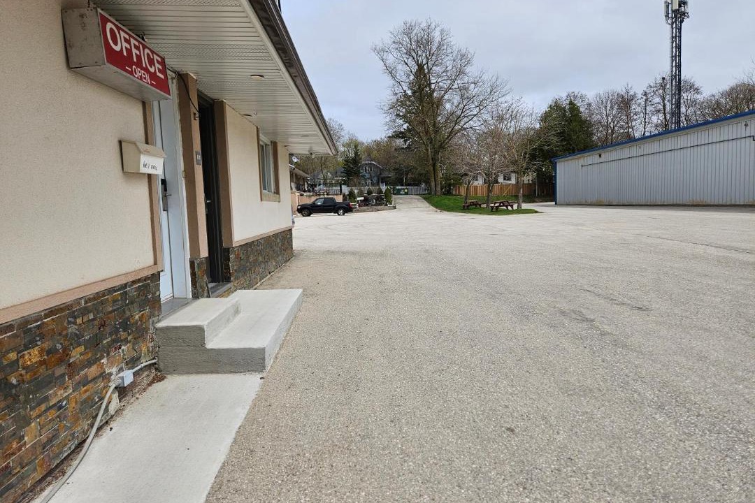 Photo of Others in Mount Forest