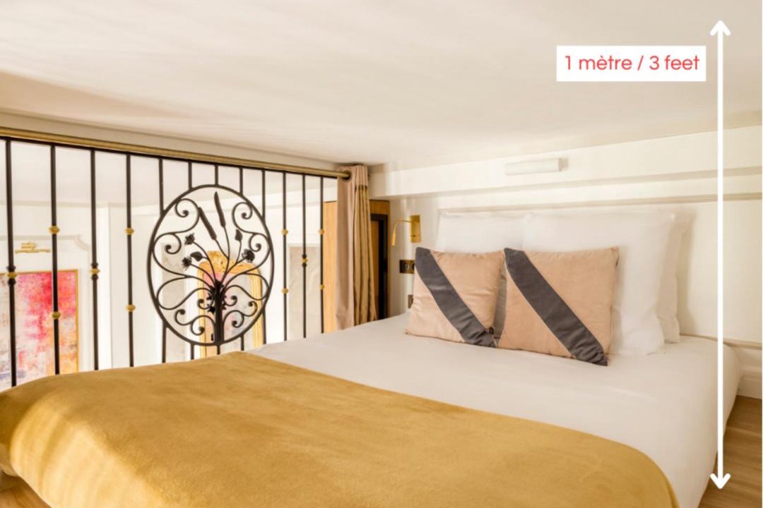 Photo of Bedroom in 8th Arrondissement