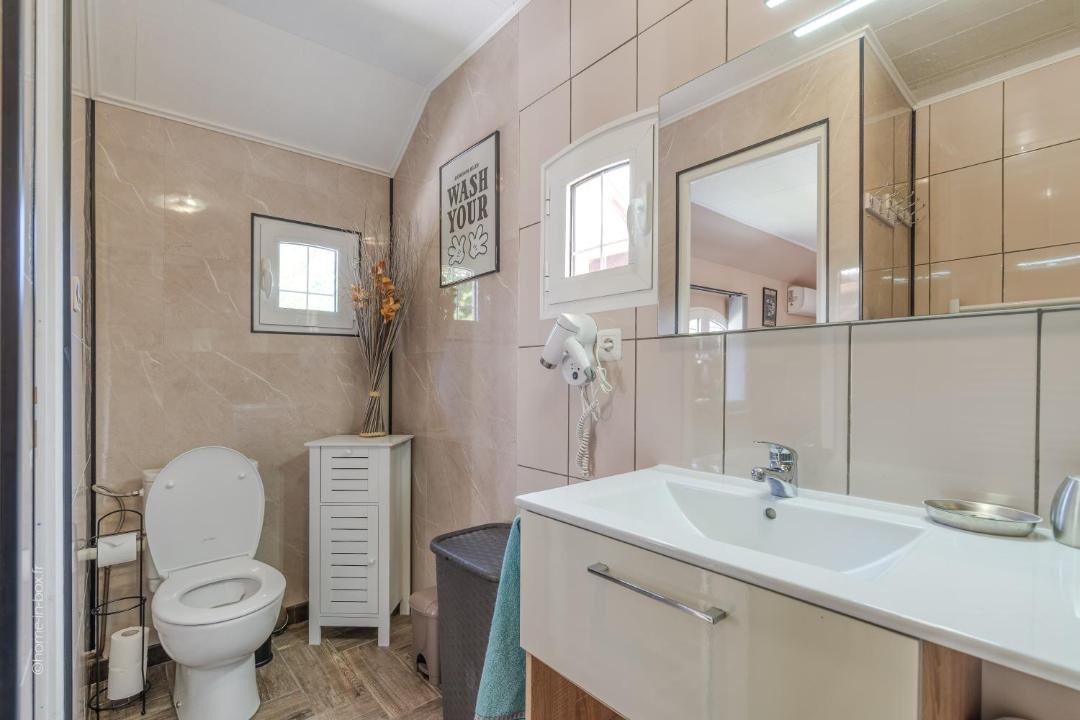 Photo of Bathroom in Esbly