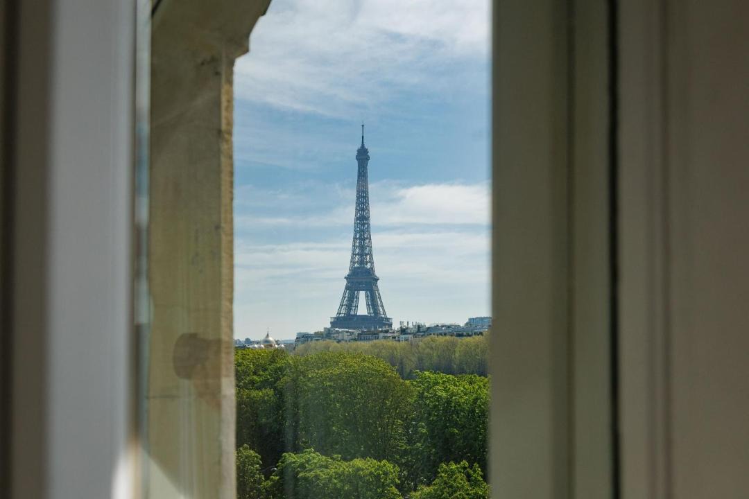 Photo of Others in Champs-Elysees