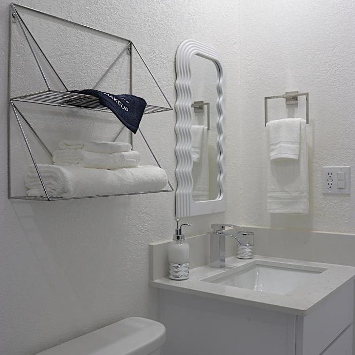 Photo of Bathroom in Lakeview Village