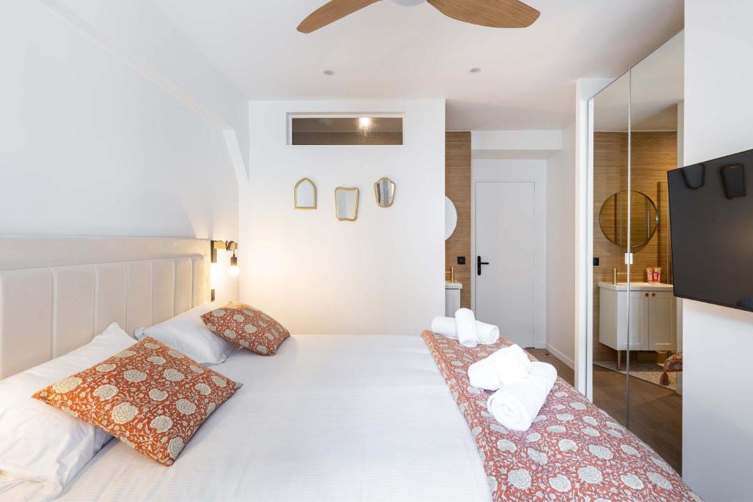 Photo of Bedroom in 19th Arrondissement