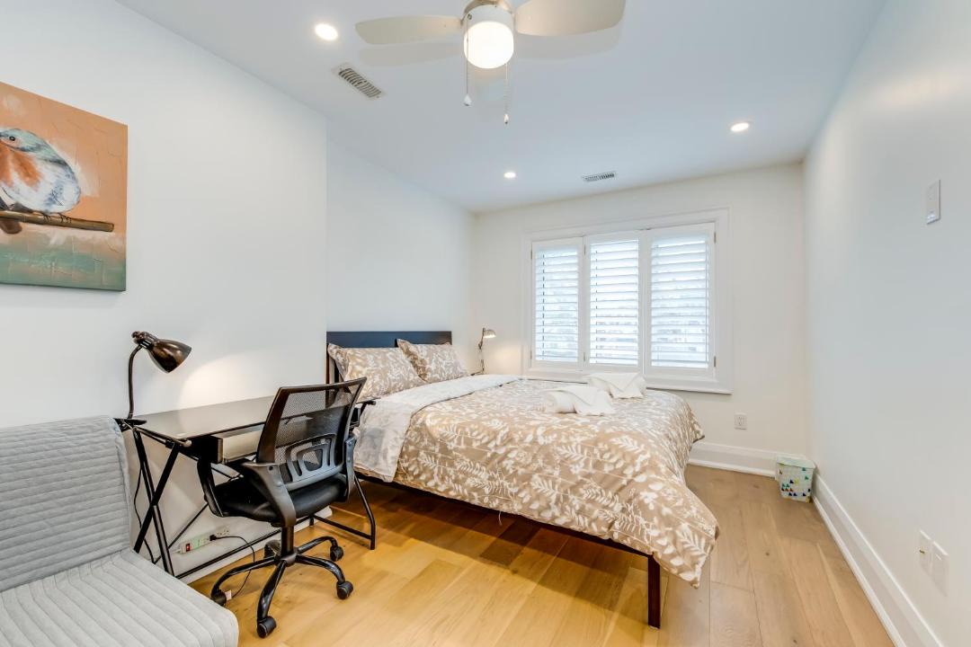 Photo of Bedroom in Oakwood Village