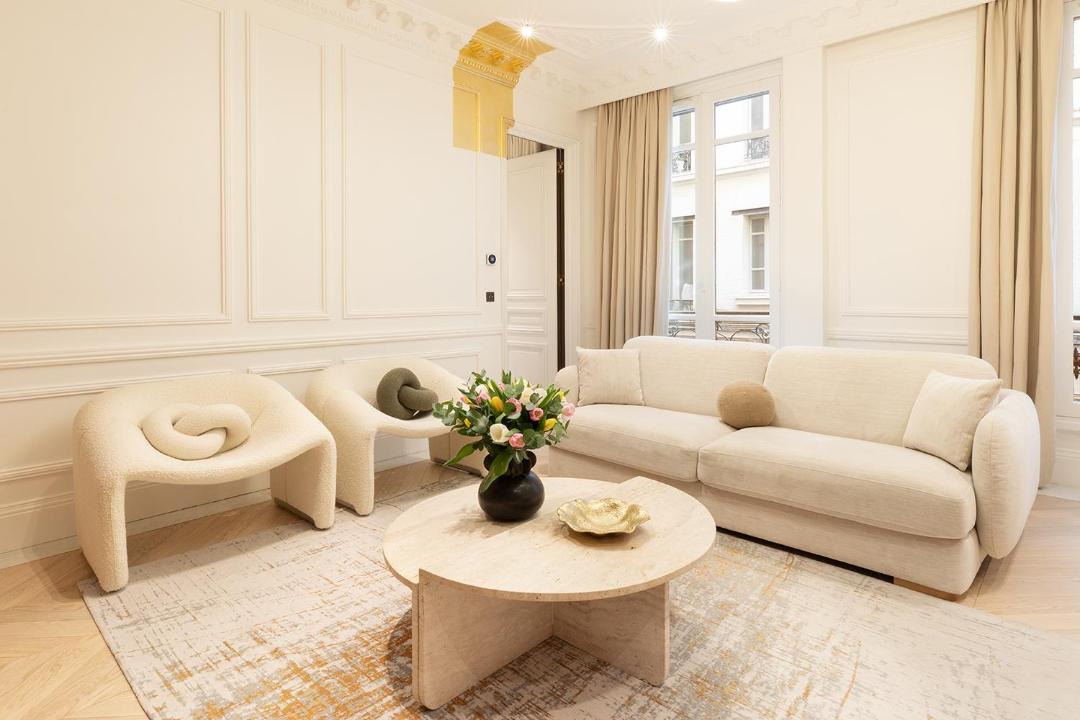 Photo of Livingroom in Champs-Elysees