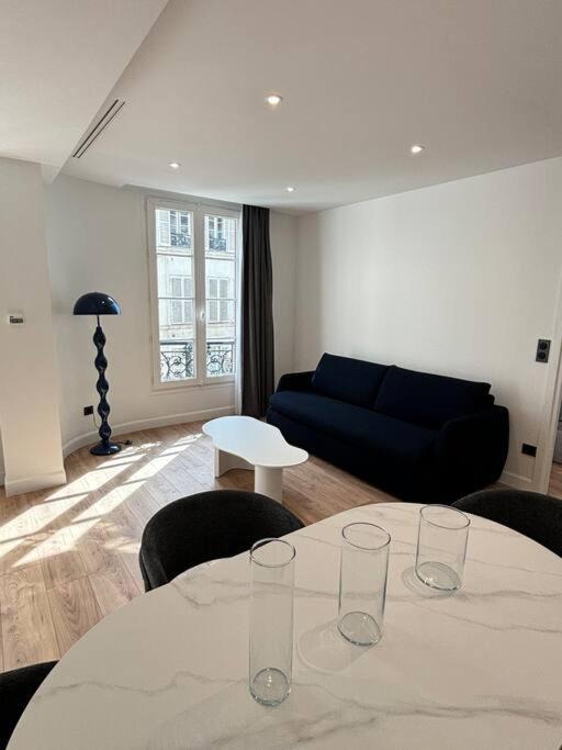 Photo of Livingroom in 8th Arrondissement