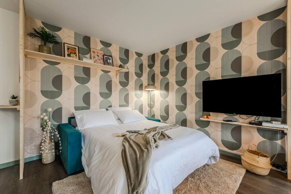 Photo of Bedroom in Magny-le-Hongre