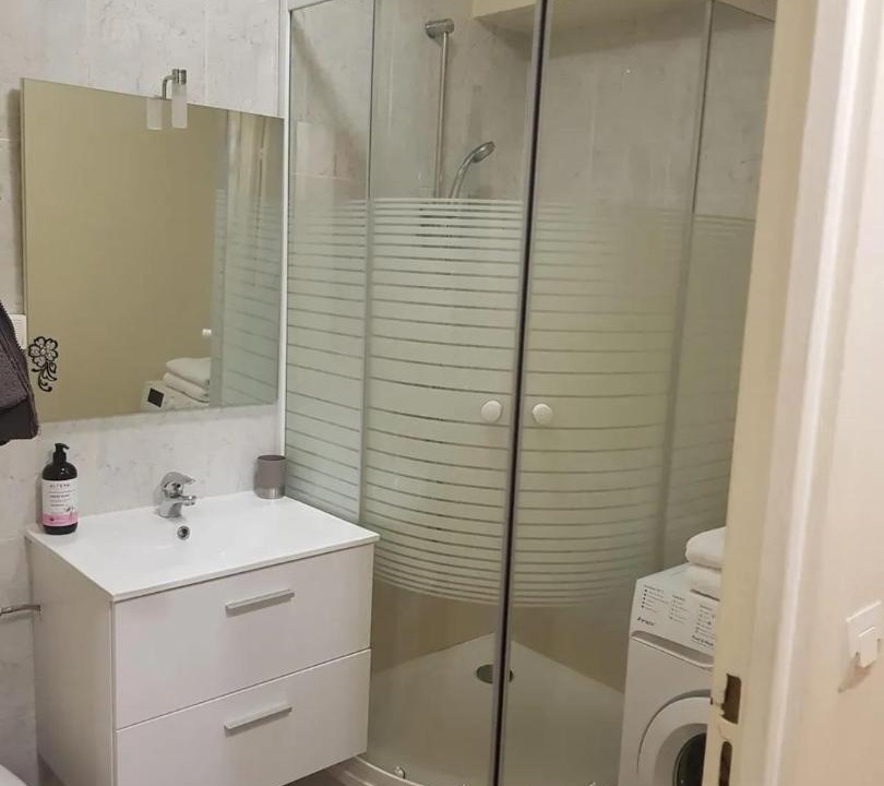 Photo of Bathroom in Les Pavillons-sous-Bois