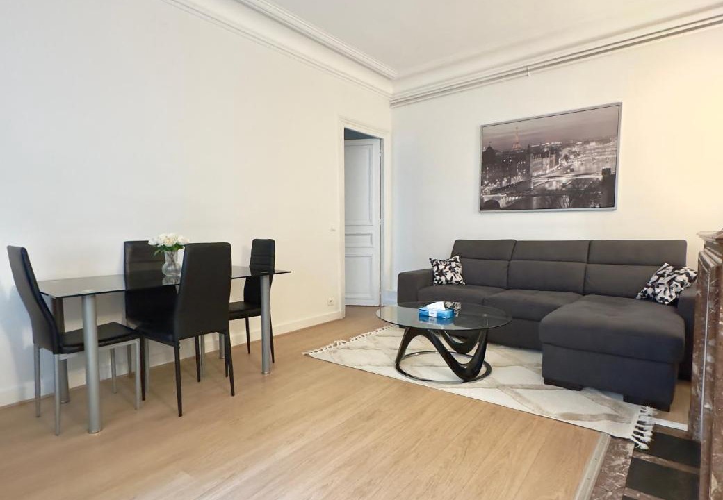 Photo of Livingroom in Champs-Elysees