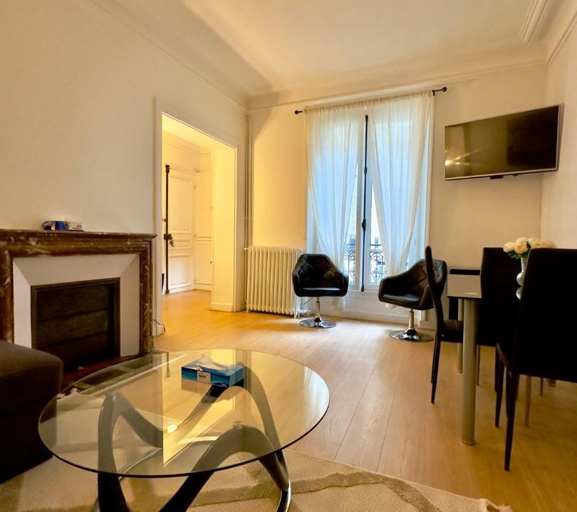 Photo of Livingroom in Champs-Elysees
