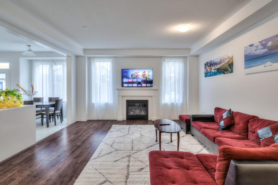 Photo of Livingroom in Pickering