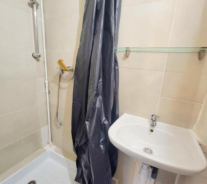 Photo of Bathroom in L'Economie