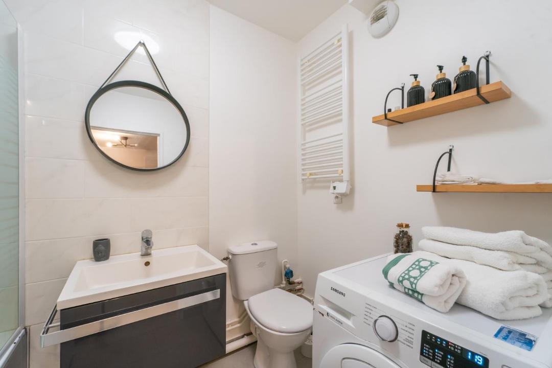 Photo of Bathroom in Stains