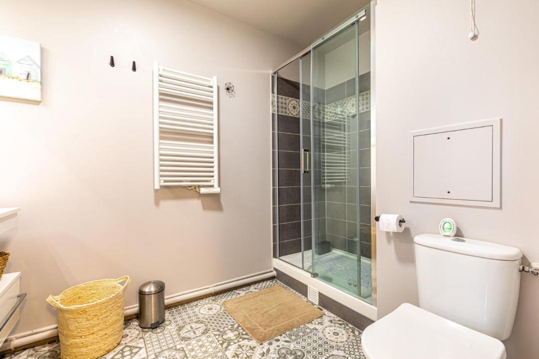 Photo of Bathroom in Les Puces de Saint-Ouen
