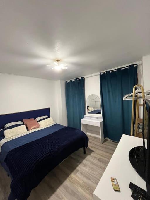Photo of Bedroom in Rosny-sous-Bois