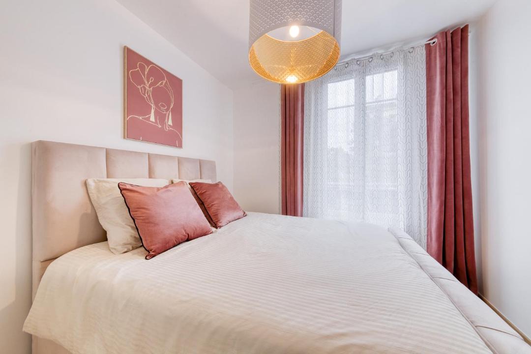 Photo of Bedroom in Les Pavillons-sous-Bois