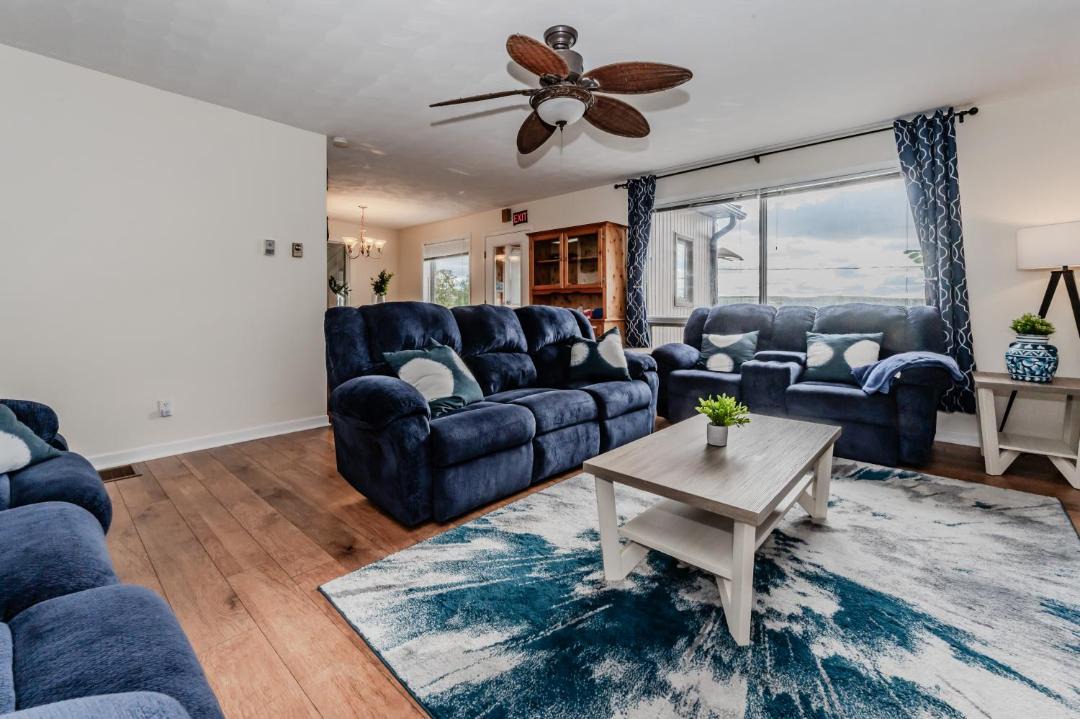 Photo of Livingroom in Wiarton