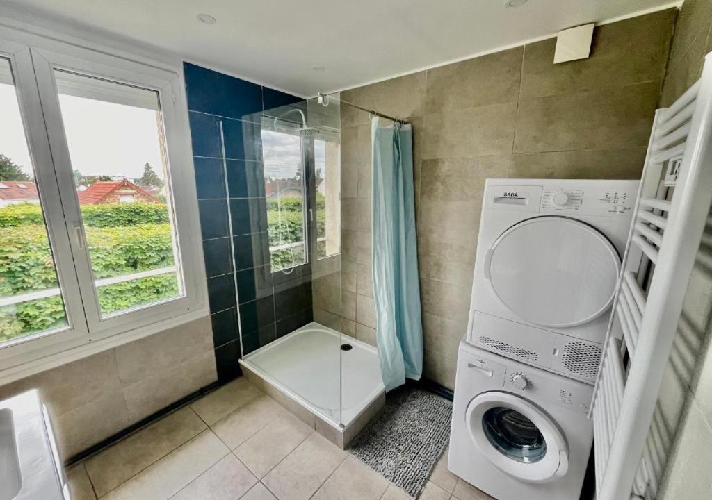 Photo of Bathroom in Vaires-sur-Marne