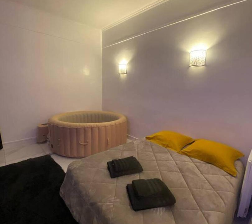 Photo of Bedroom in Bagnolet
