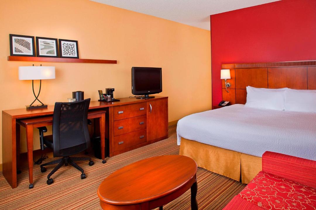 Photo of Bedroom in Airport North