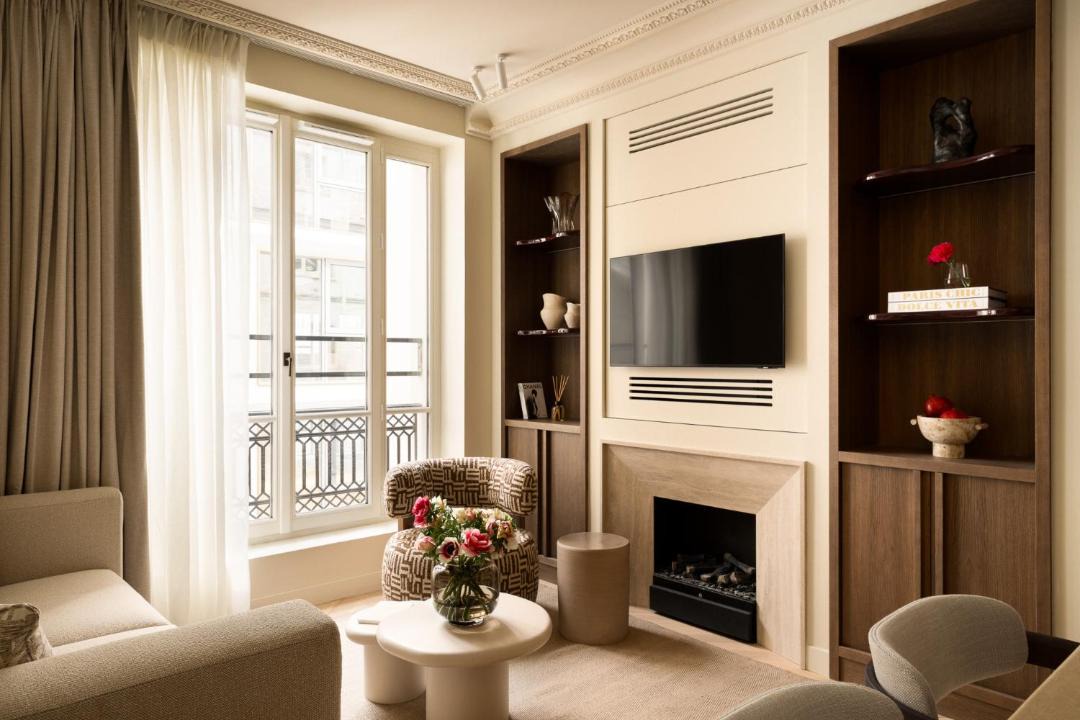 Photo of Livingroom in 8th Arrondissement