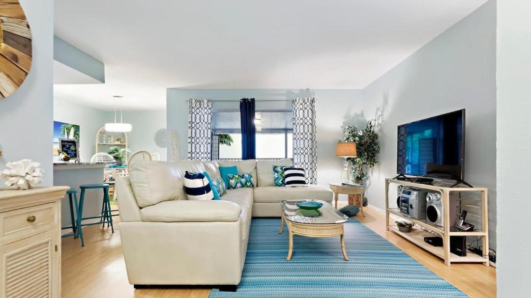 Photo of Livingroom in Bayview