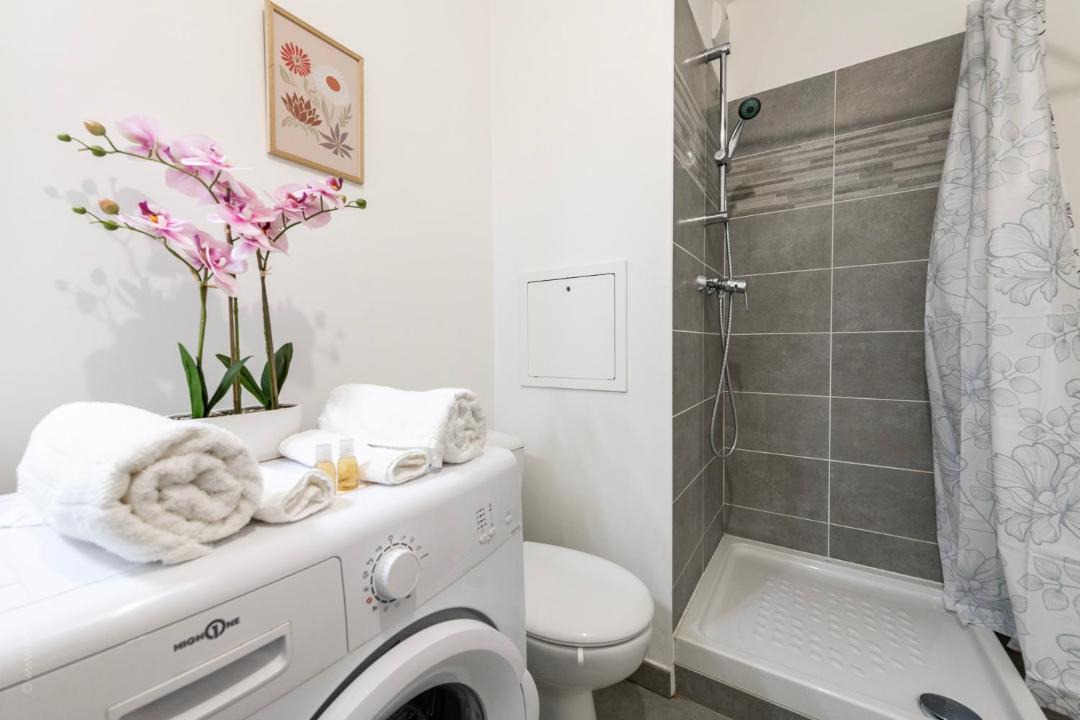 Photo of Bathroom in Drancy