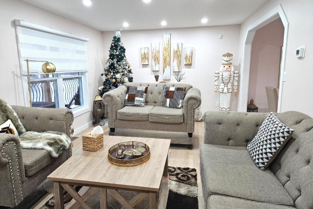 Photo of Livingroom in Wasaga Beach