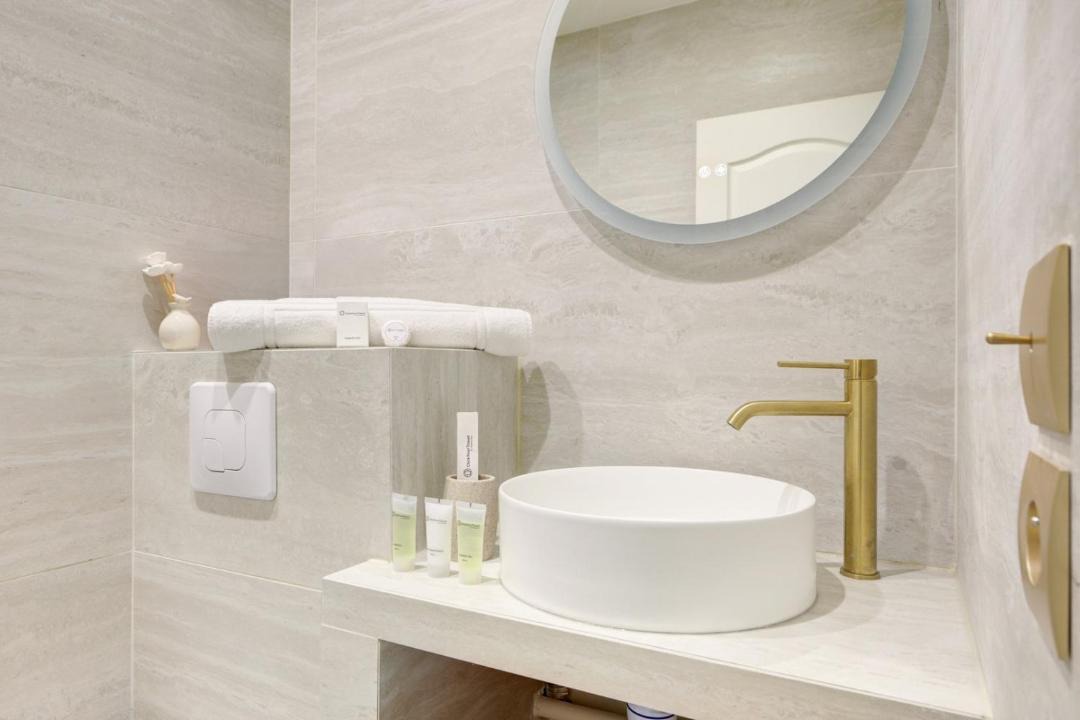 Photo of Bathroom in Puteaux