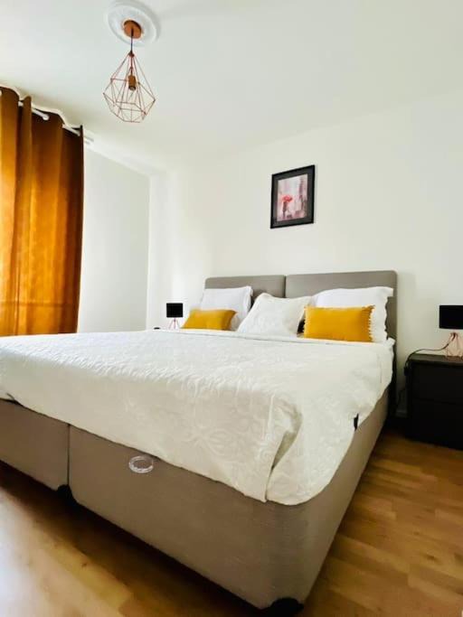 Photo of Bedroom in Le Bourget