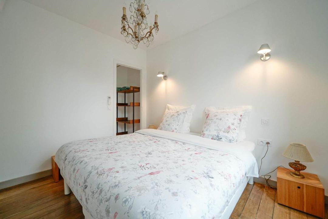 Photo of Bedroom in Les Puces de Saint-Ouen