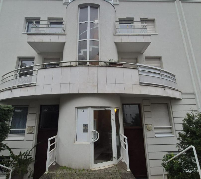 Photo of Others in Suresnes