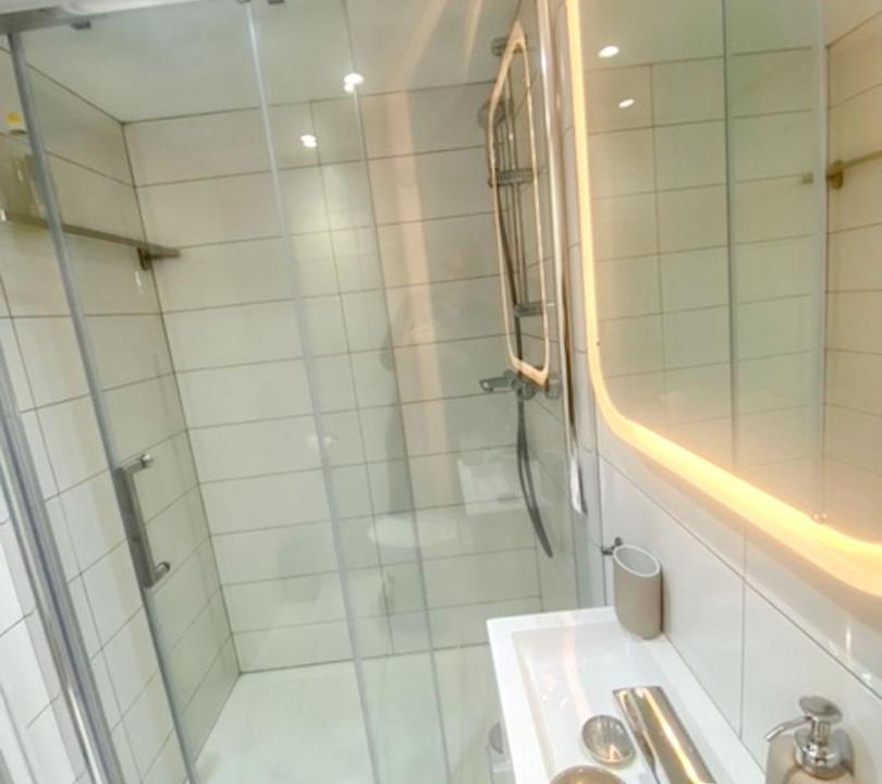 Photo of Bathroom in Les Pavillons-sous-Bois