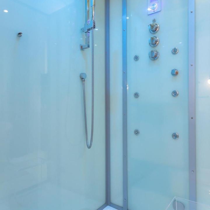 Photo of Bathroom in Les Pavillons-sous-Bois
