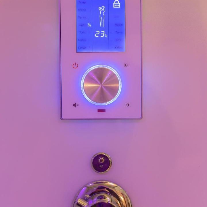 Photo of Bathroom in Les Pavillons-sous-Bois