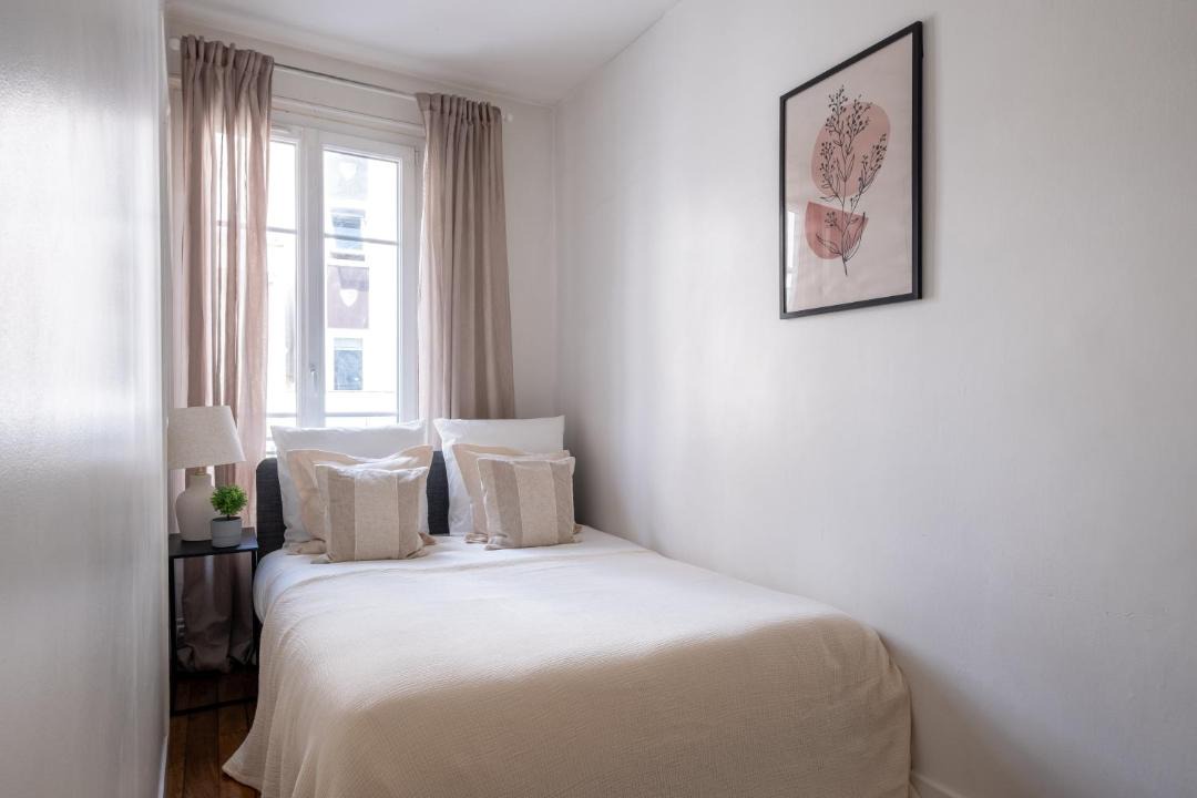 Photo of Bedroom in Levallois-Perret
