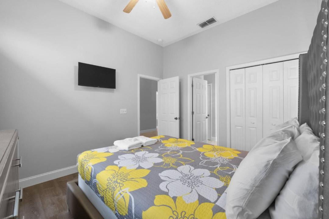 Photo of Bedroom in Lake Davenport Estates