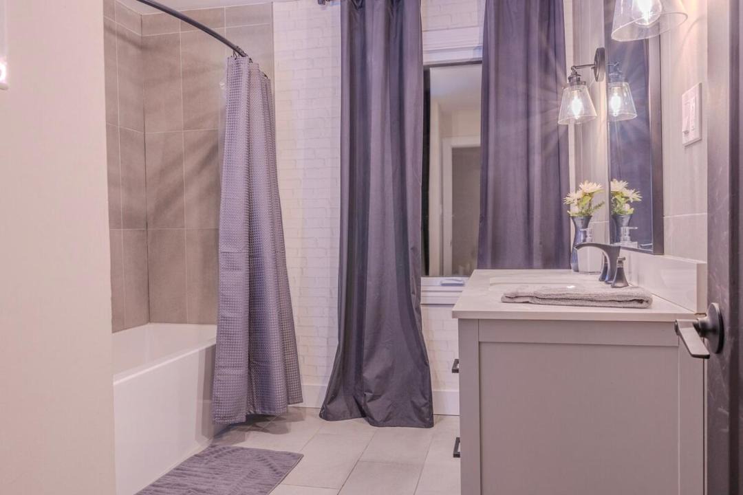 Photo of Bathroom in Oro-Medonte