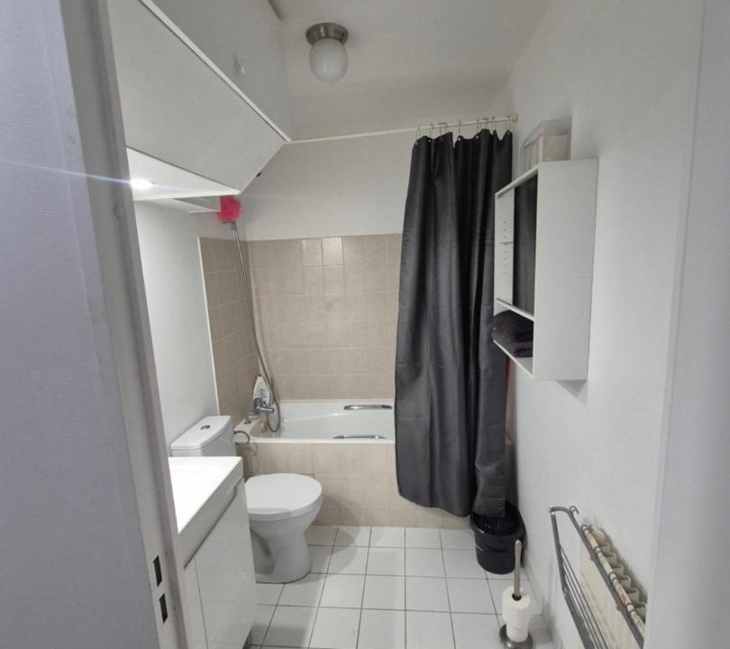 Photo of Bathroom in Suresnes