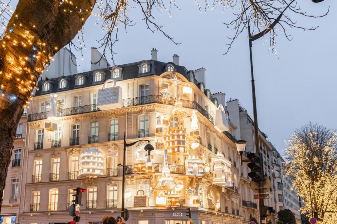 Photo of Others in Champs-Elysees