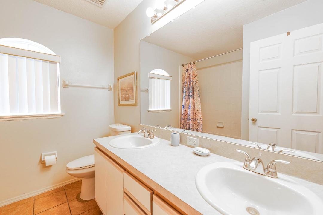 Photo of Bathroom in Meadow Woods